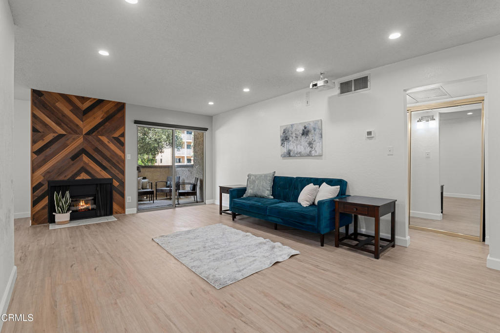 2386 E Del Mar Boulevard 102