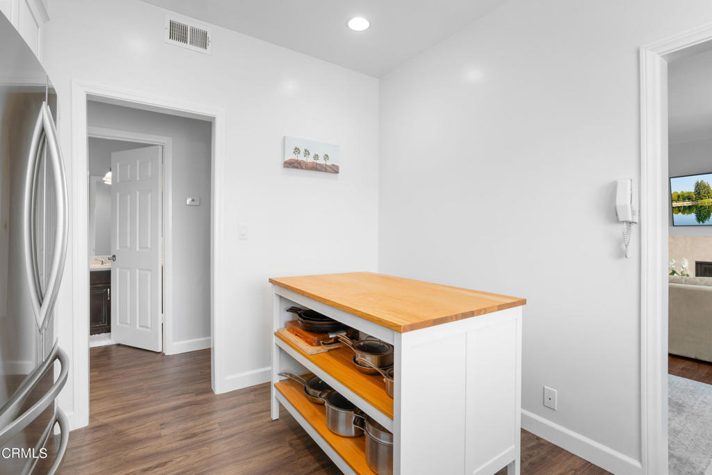 227 S Madison Avenue 206