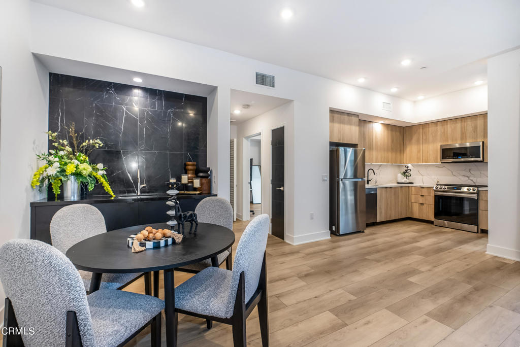 178 S Euclid Avenue 103