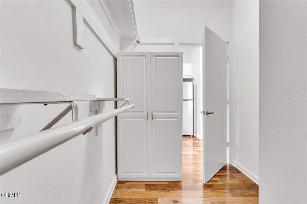 238 S Arroyo Parkway 208