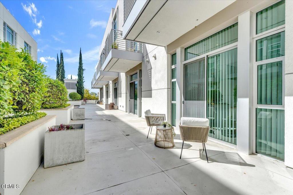 238 S Arroyo Parkway 208