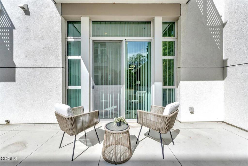 238 S Arroyo Parkway 208