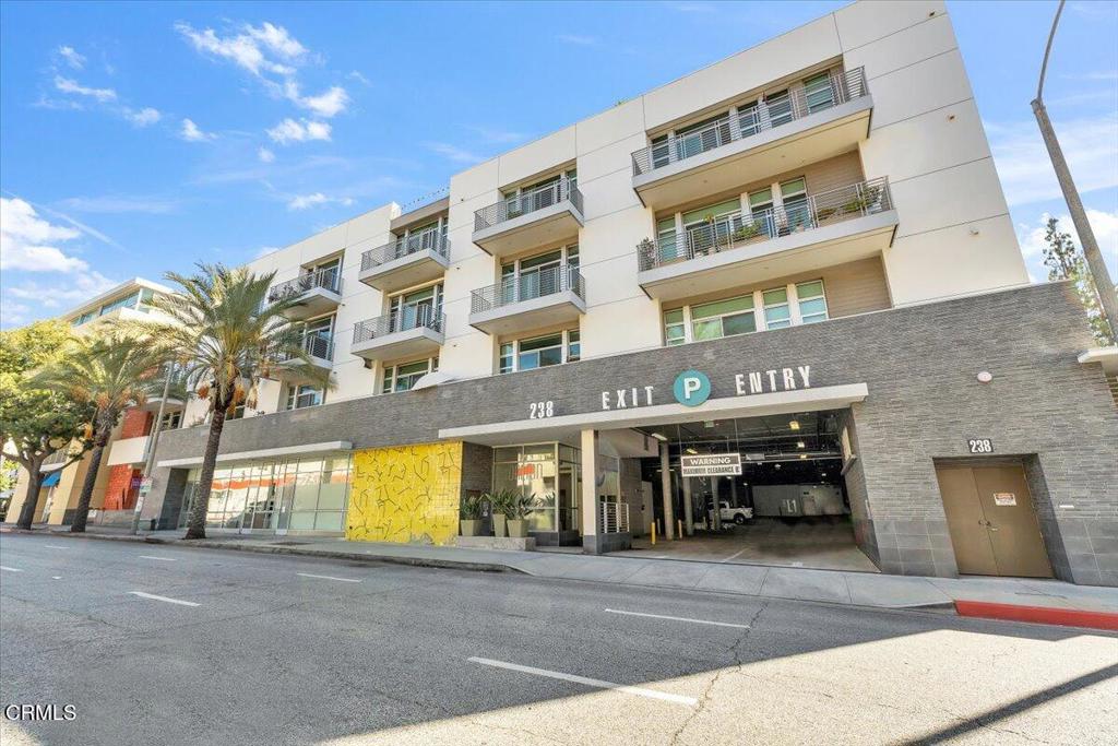 238 S Arroyo Parkway 208