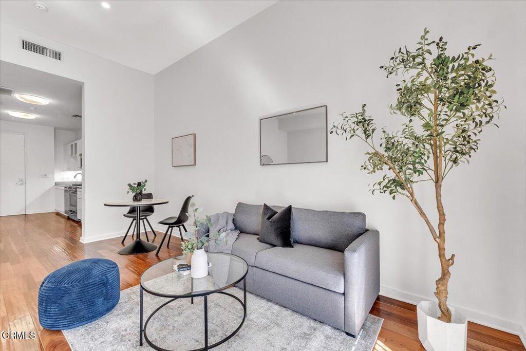 238 S Arroyo Parkway 208