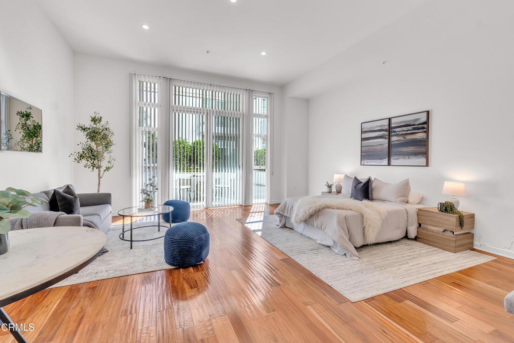 238 S Arroyo Parkway 208