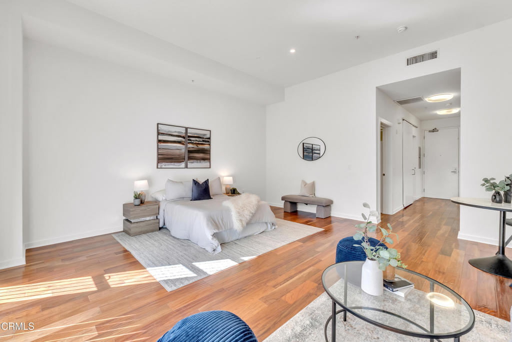 238 S Arroyo Parkway 208