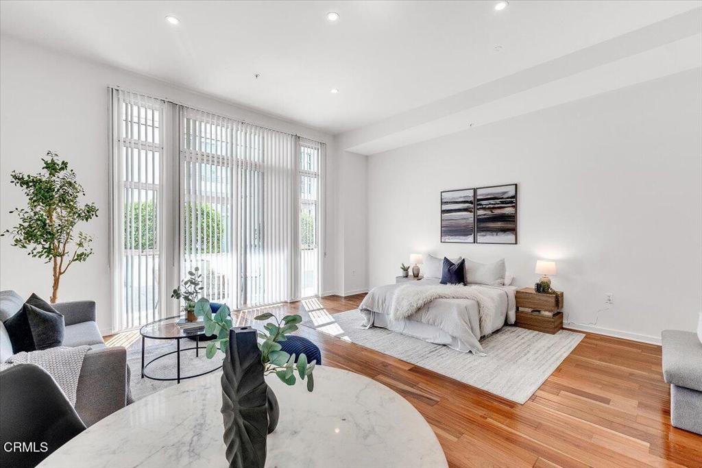 238 S Arroyo Parkway 208