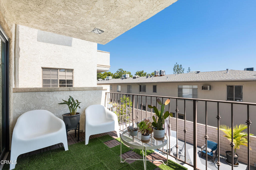 227 S Madison Avenue 206