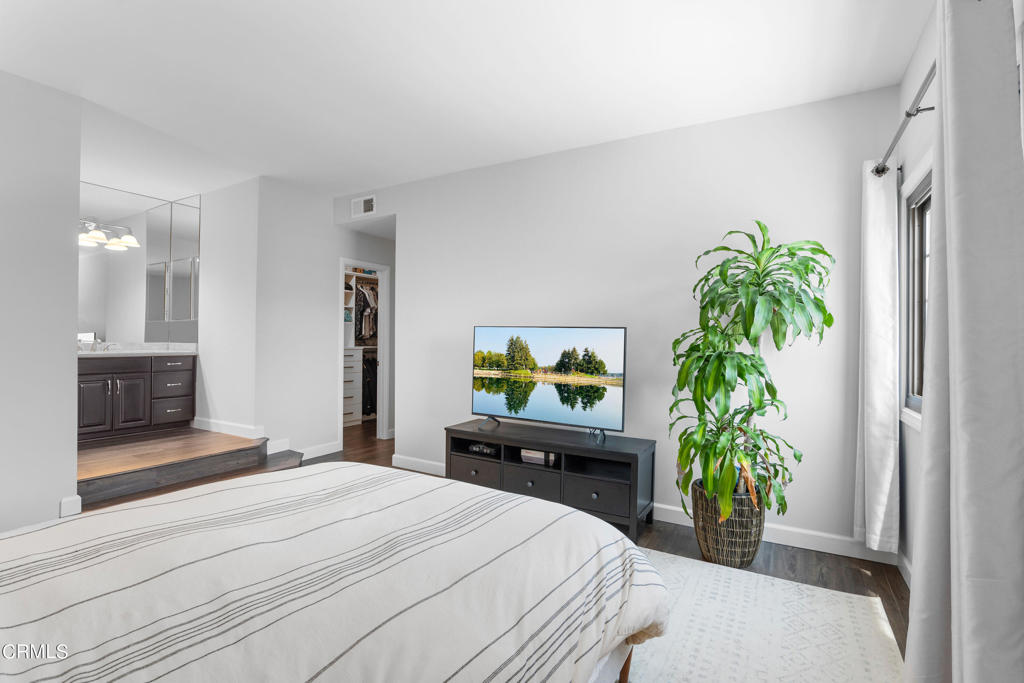 227 S Madison Avenue 206