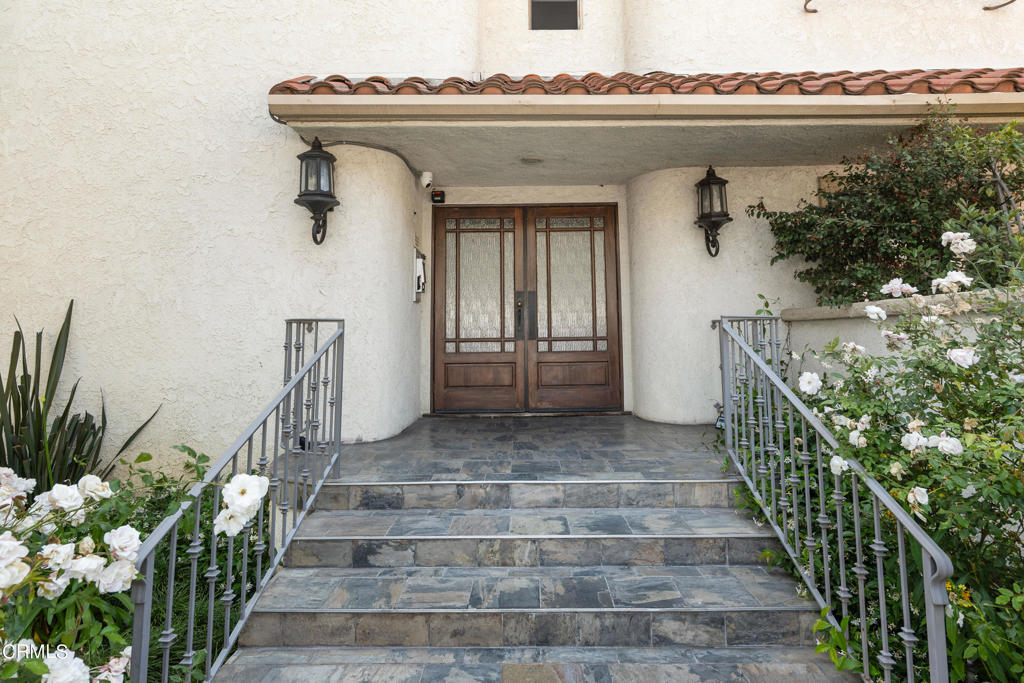 227 S Madison Avenue 206