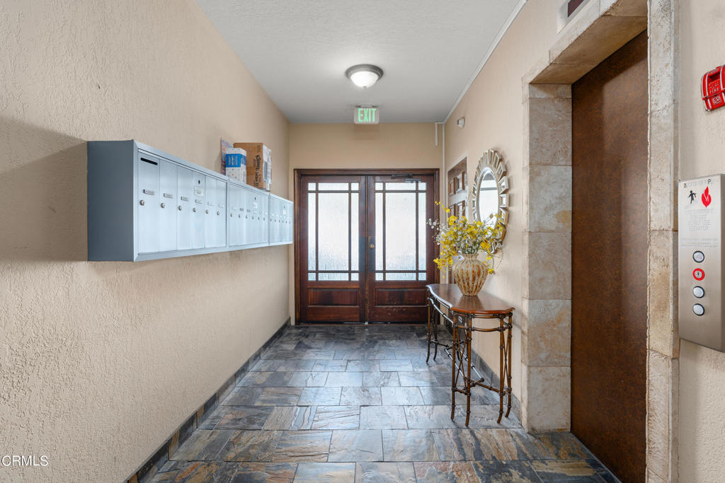 227 S Madison Avenue 206