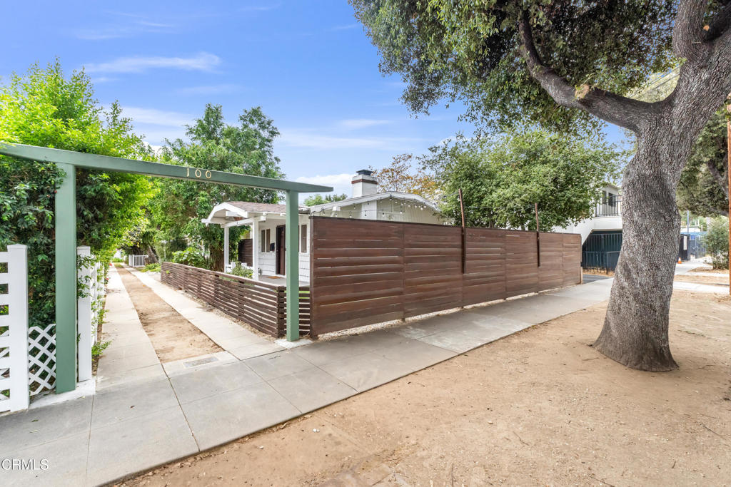 100 Palmetto Drive 1