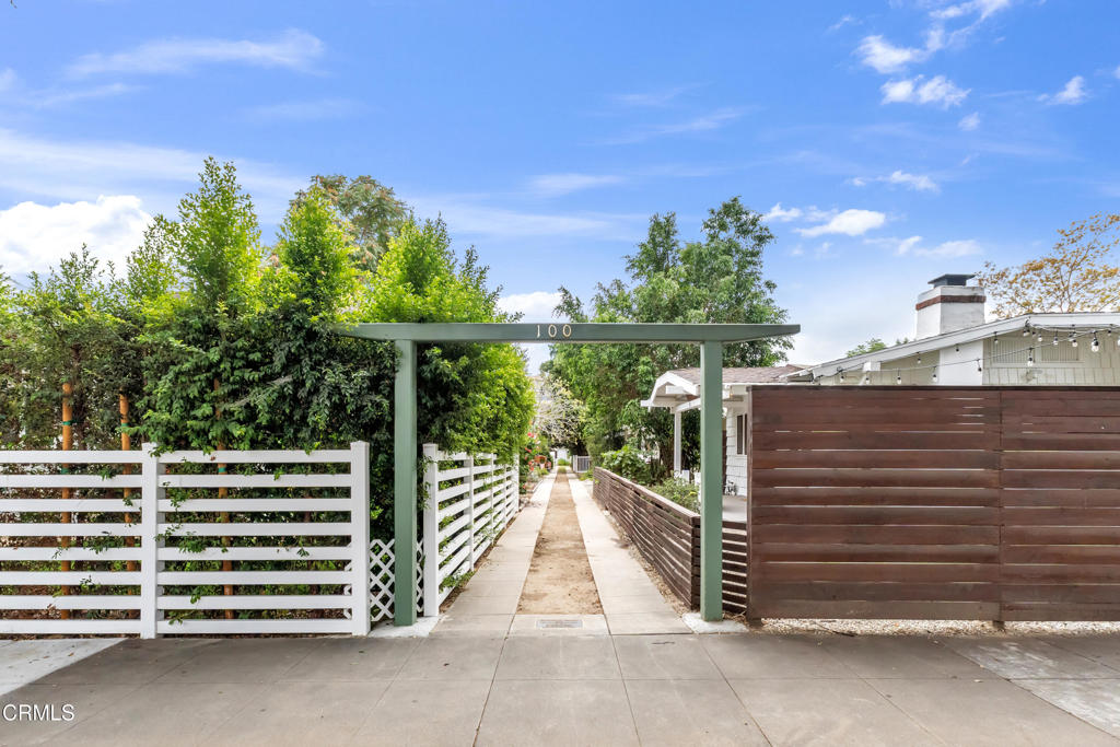 100 Palmetto Drive 1