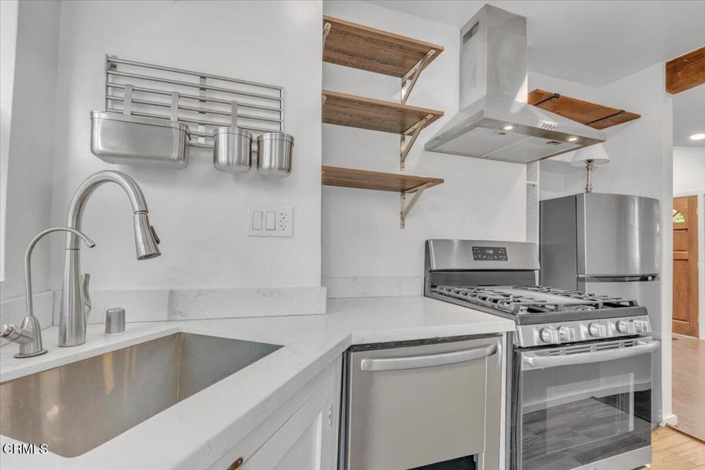 100 Palmetto Drive 1