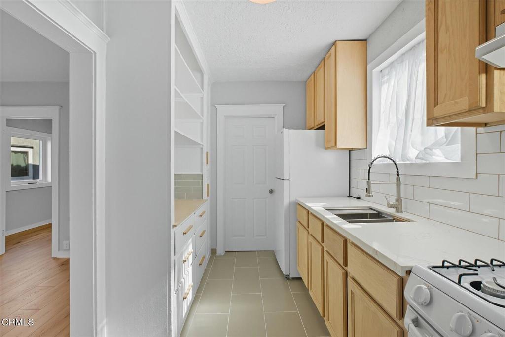 1488 W Sunset Boulevard 1/4