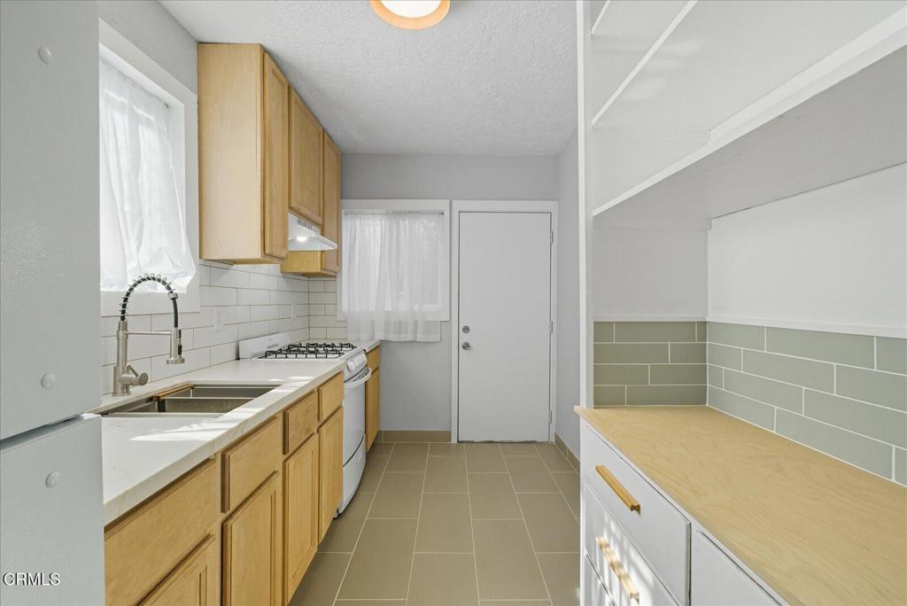 1488 W Sunset Boulevard 1/4