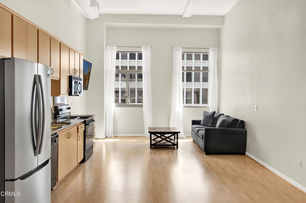 175 S Lake Avenue 406