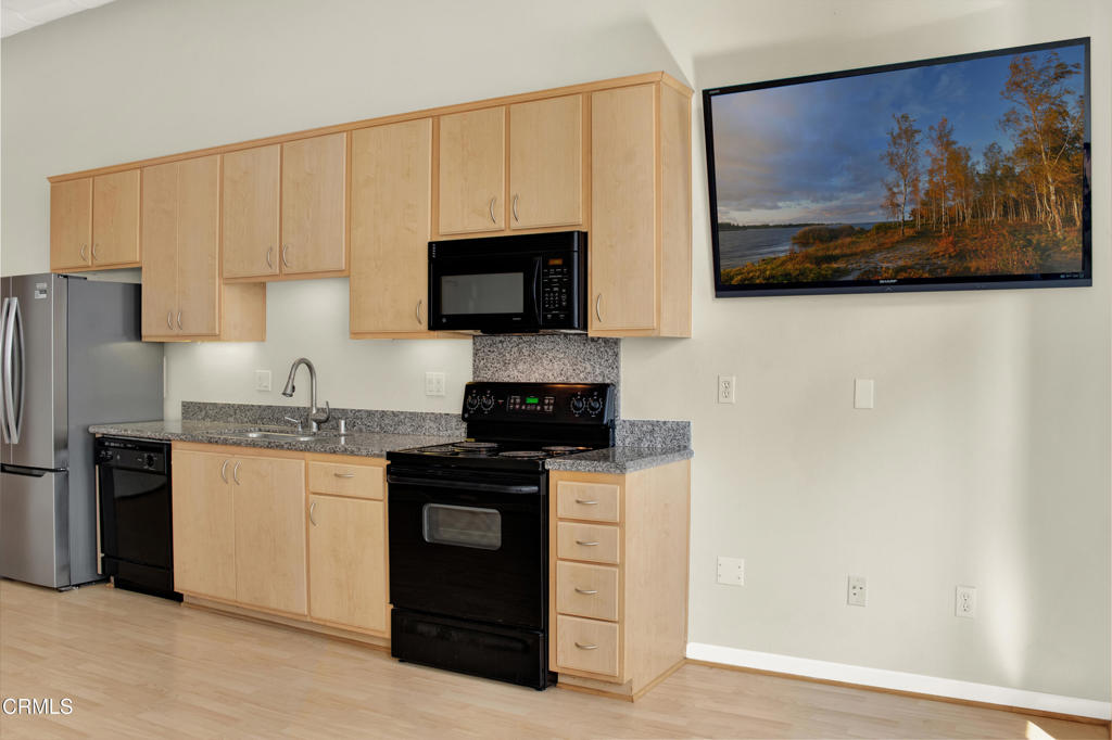 175 S Lake Avenue 406