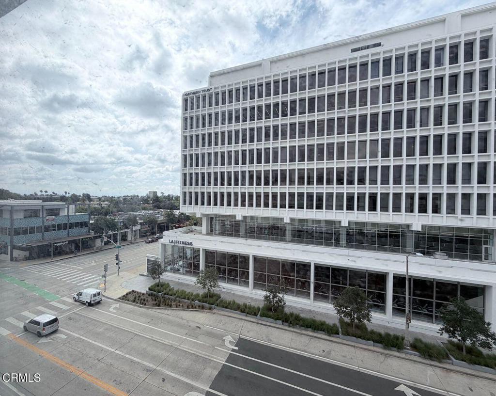 175 S Lake Avenue 406