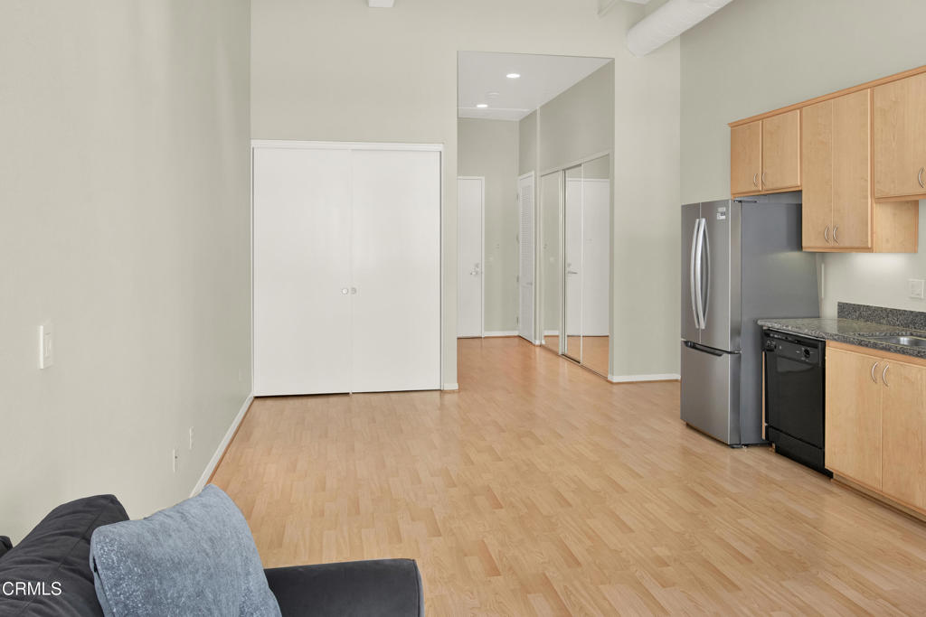 175 S Lake Avenue 406