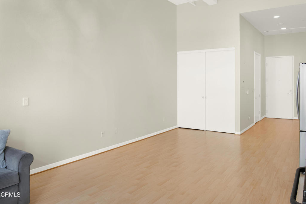 175 S Lake Avenue 406