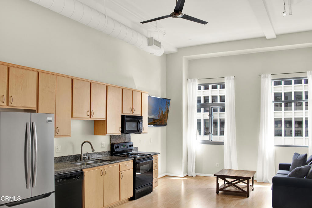 175 S Lake Avenue 406