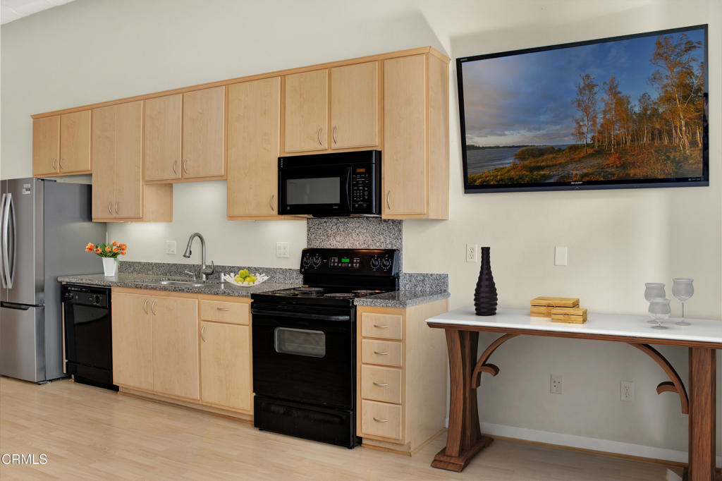 175 S Lake Avenue 406