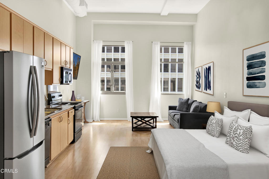 175 S Lake Avenue 406