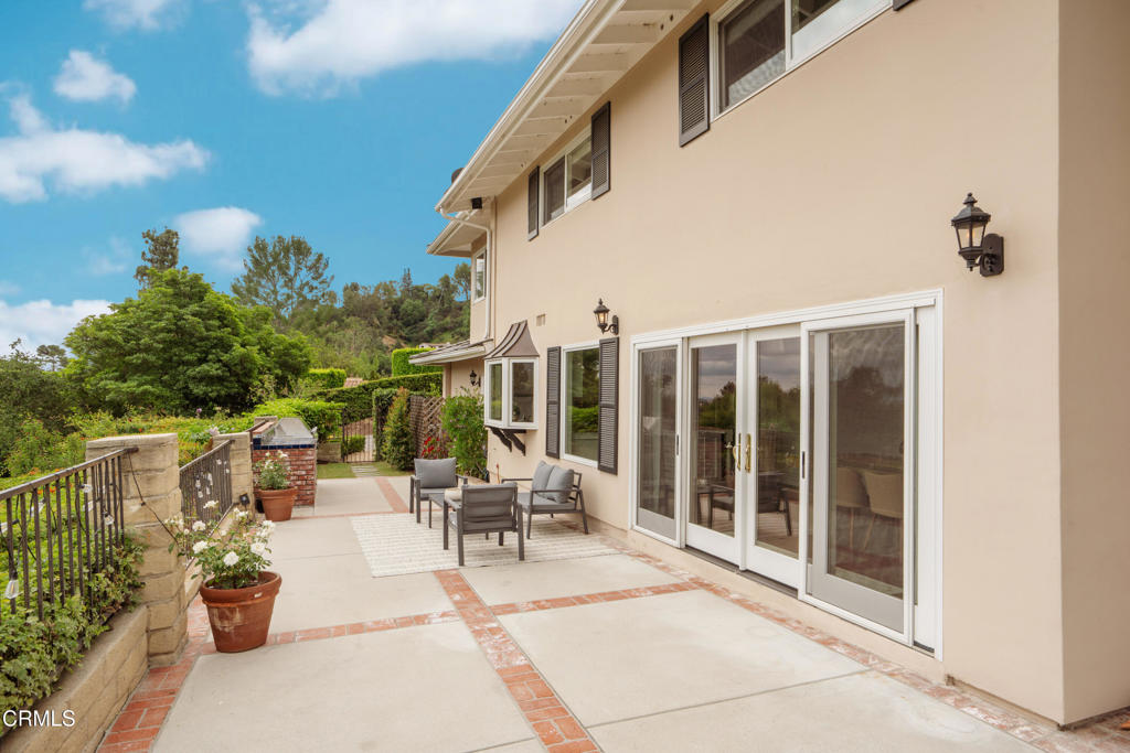 1095 Linda Glen Drive
