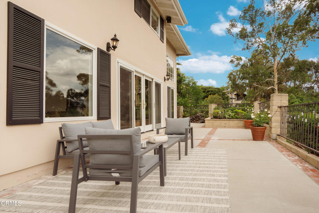 1095 Linda Glen Drive