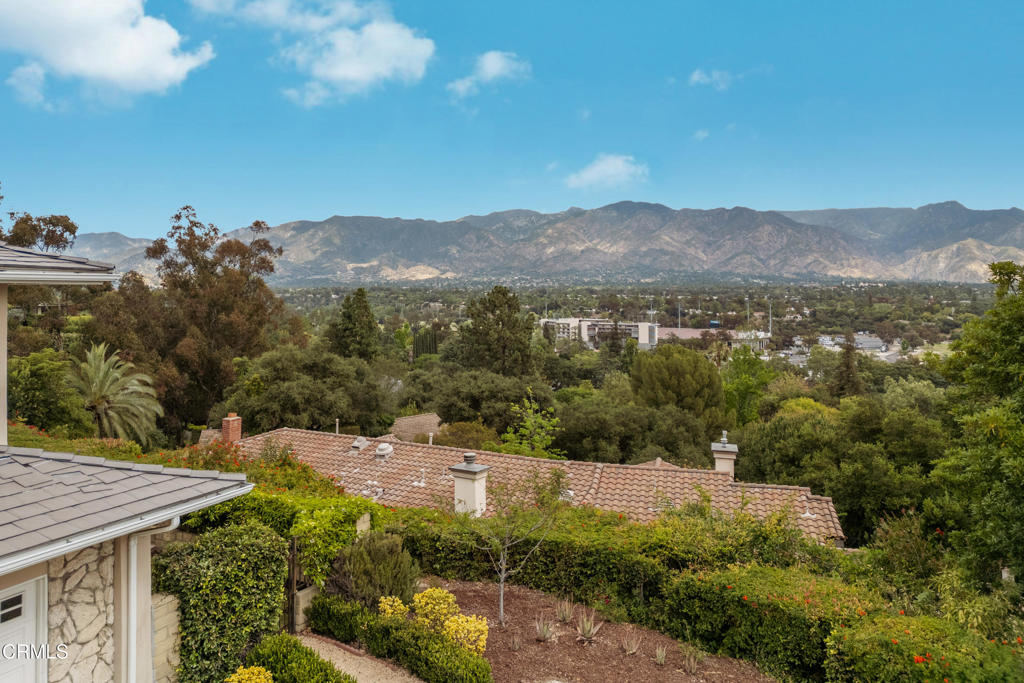 1095 Linda Glen Drive