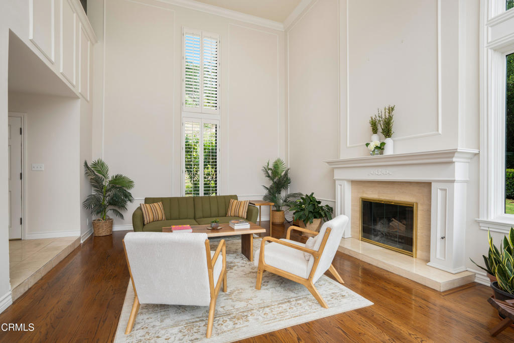 1095 Linda Glen Drive