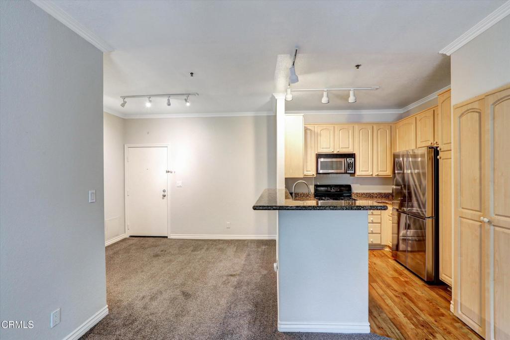 300 N El Molino Avenue 323