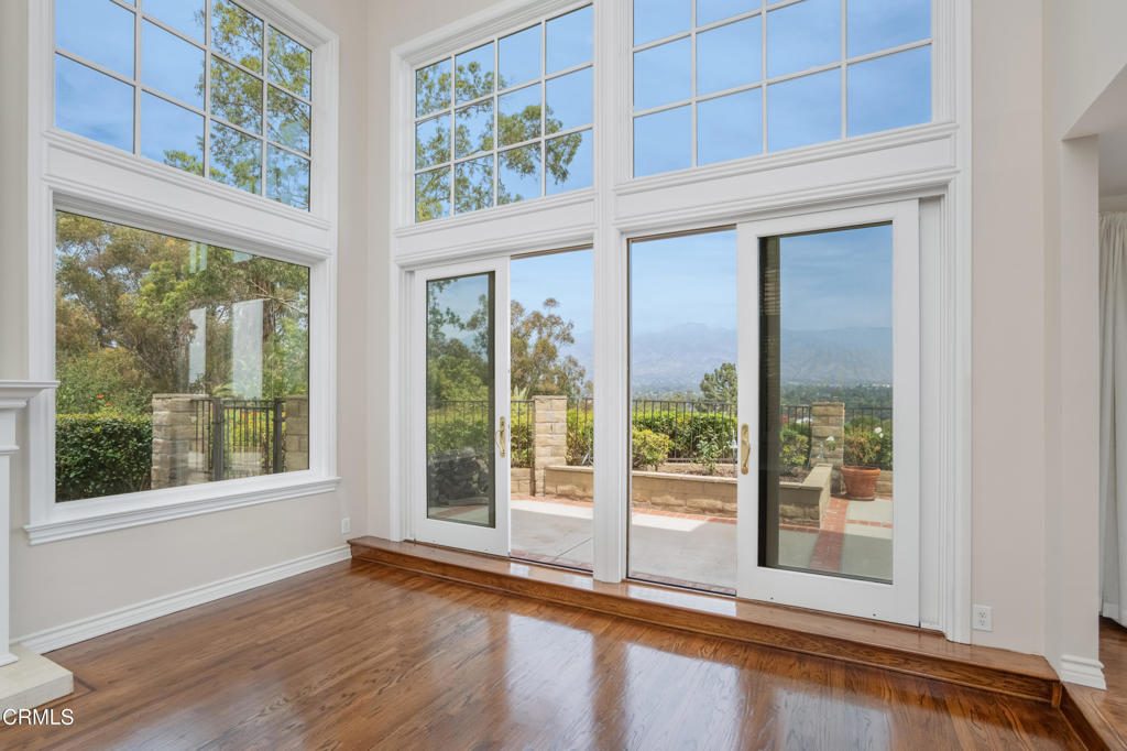 1095 Linda Glen Drive