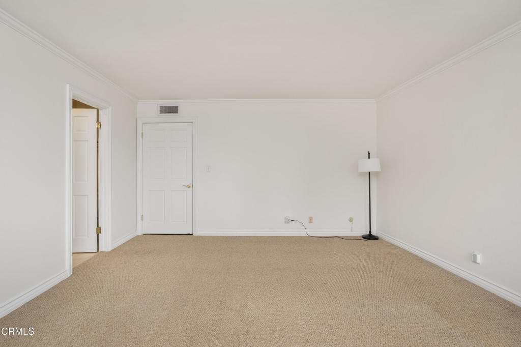 1095 Linda Glen Drive