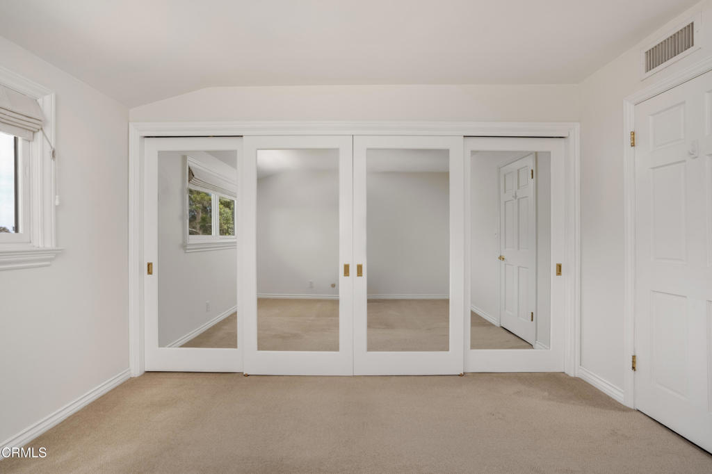 1095 Linda Glen Drive