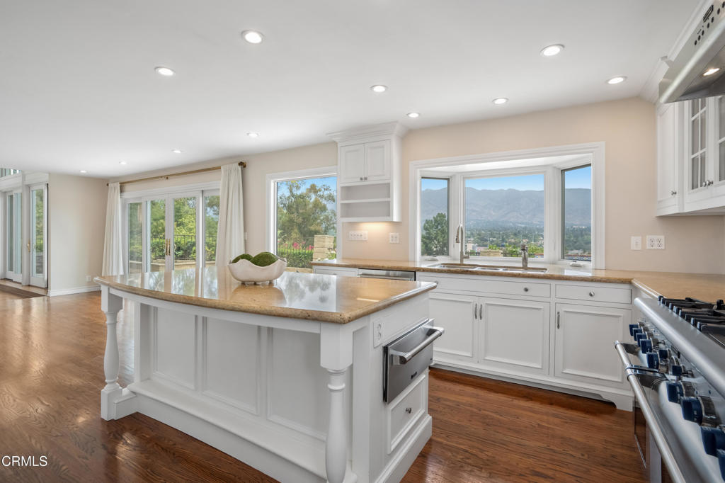 1095 Linda Glen Drive