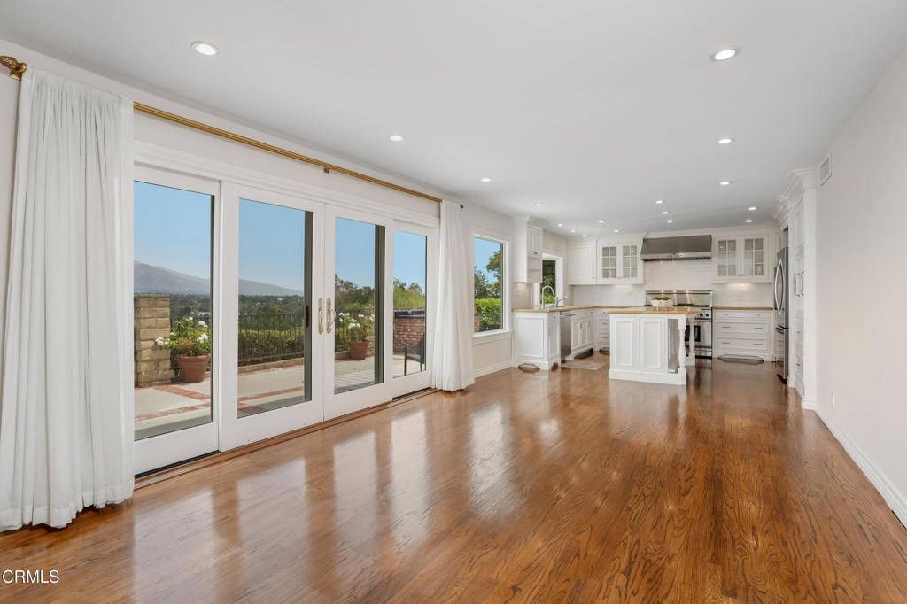 1095 Linda Glen Drive
