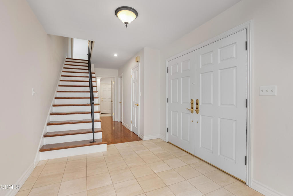 1095 Linda Glen Drive
