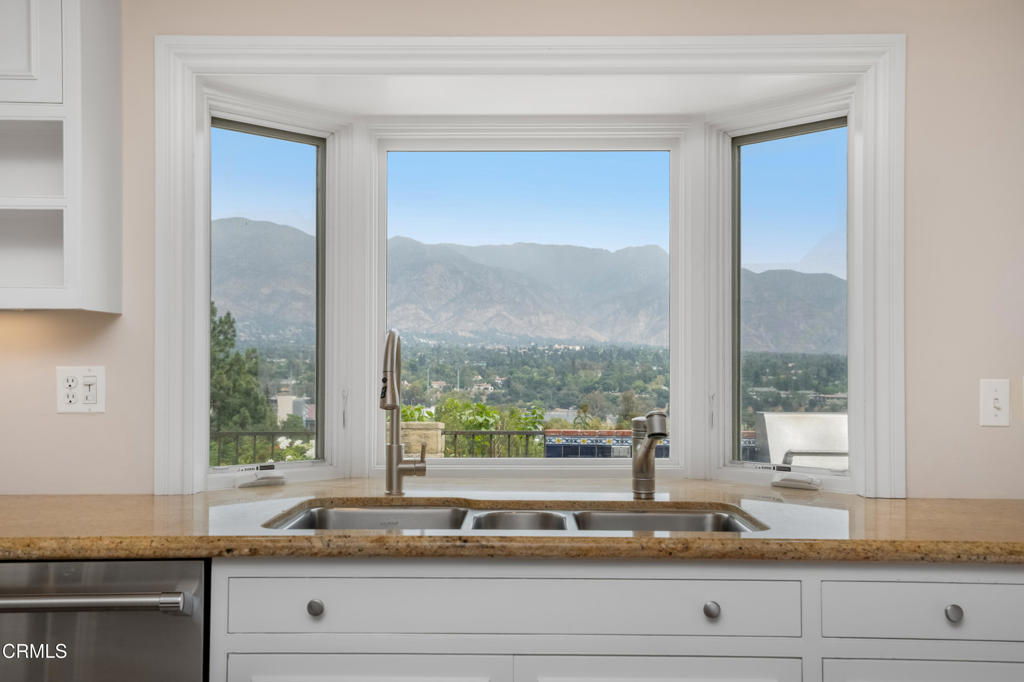 1095 Linda Glen Drive