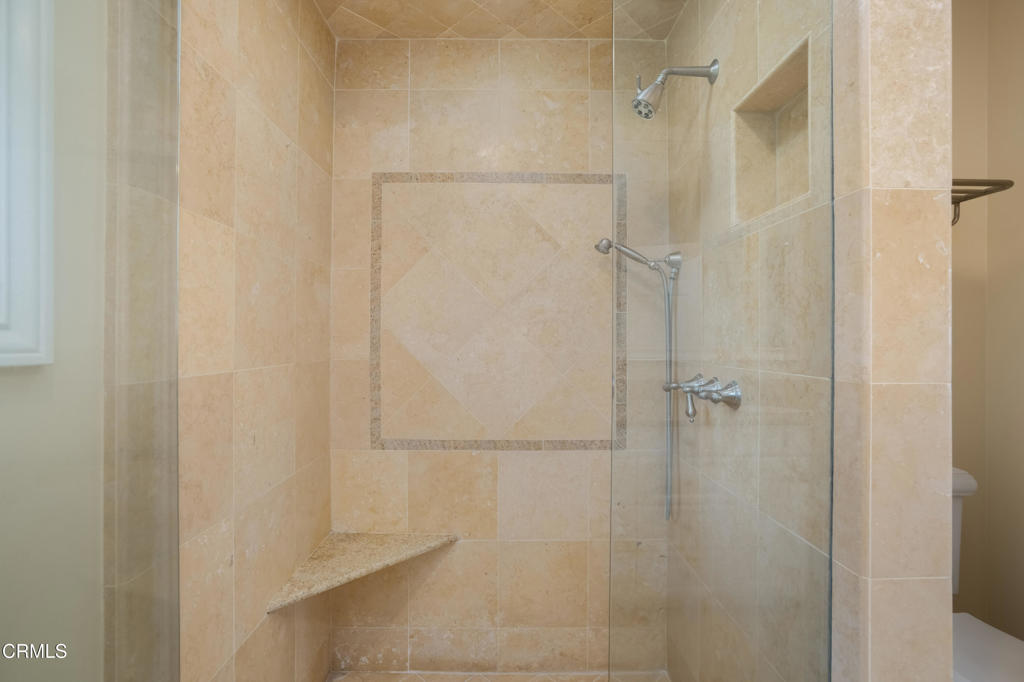 1095 Linda Glen Drive