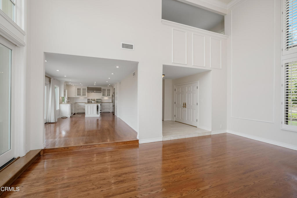 1095 Linda Glen Drive