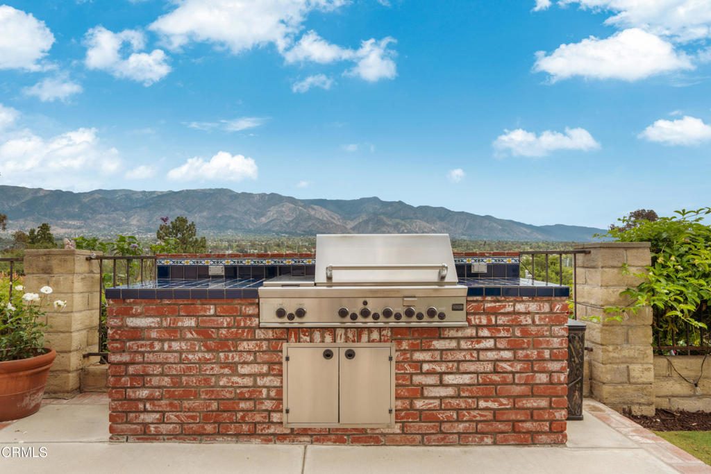 1095 Linda Glen Drive