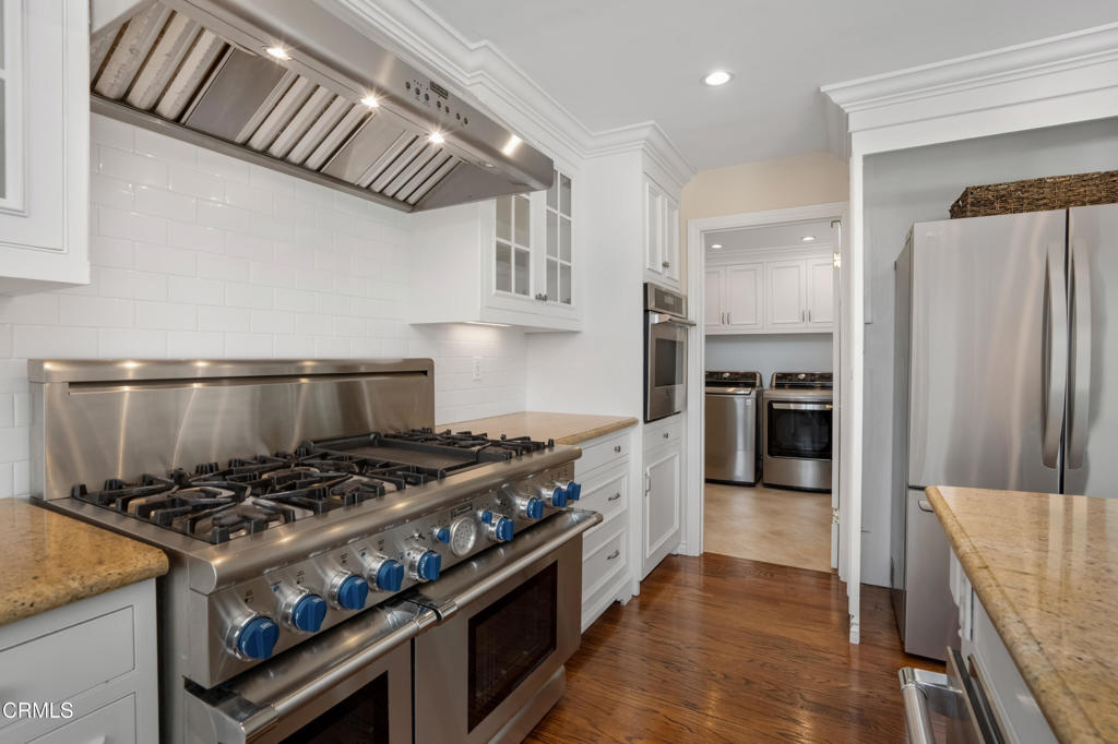 1095 Linda Glen Drive
