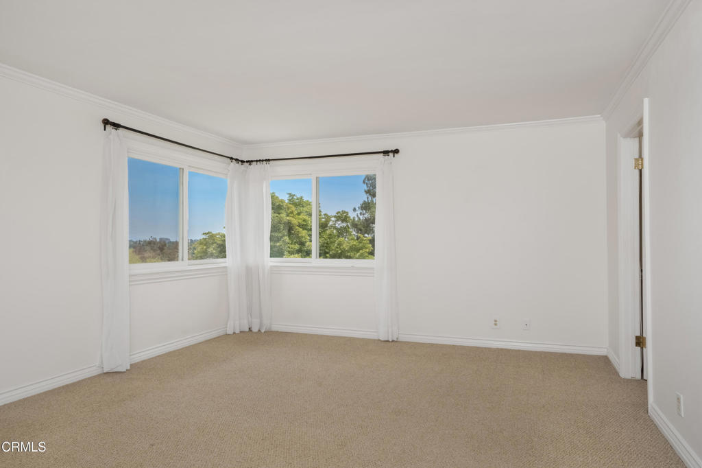 1095 Linda Glen Drive