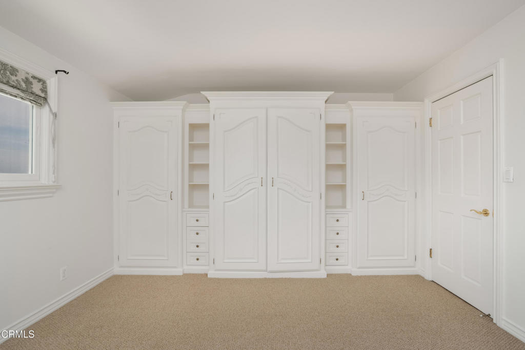 1095 Linda Glen Drive