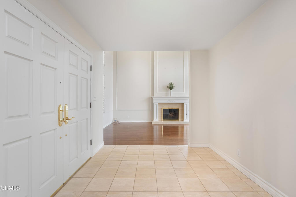 1095 Linda Glen Drive