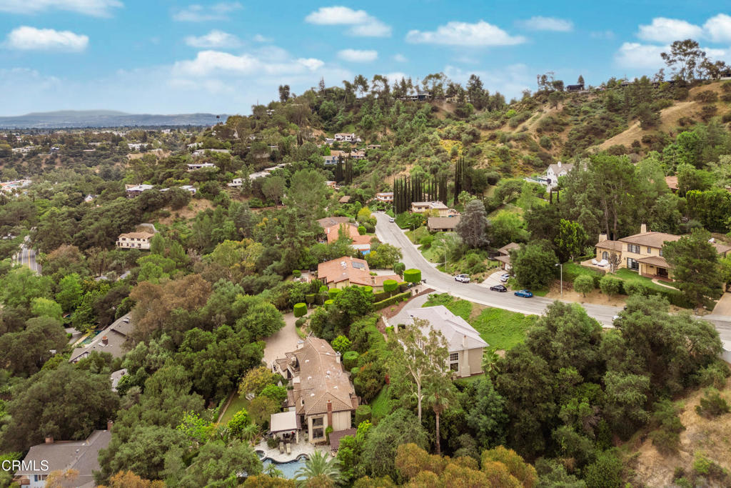 1095 Linda Glen Drive