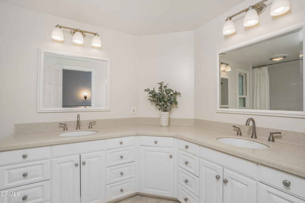 1095 Linda Glen Drive