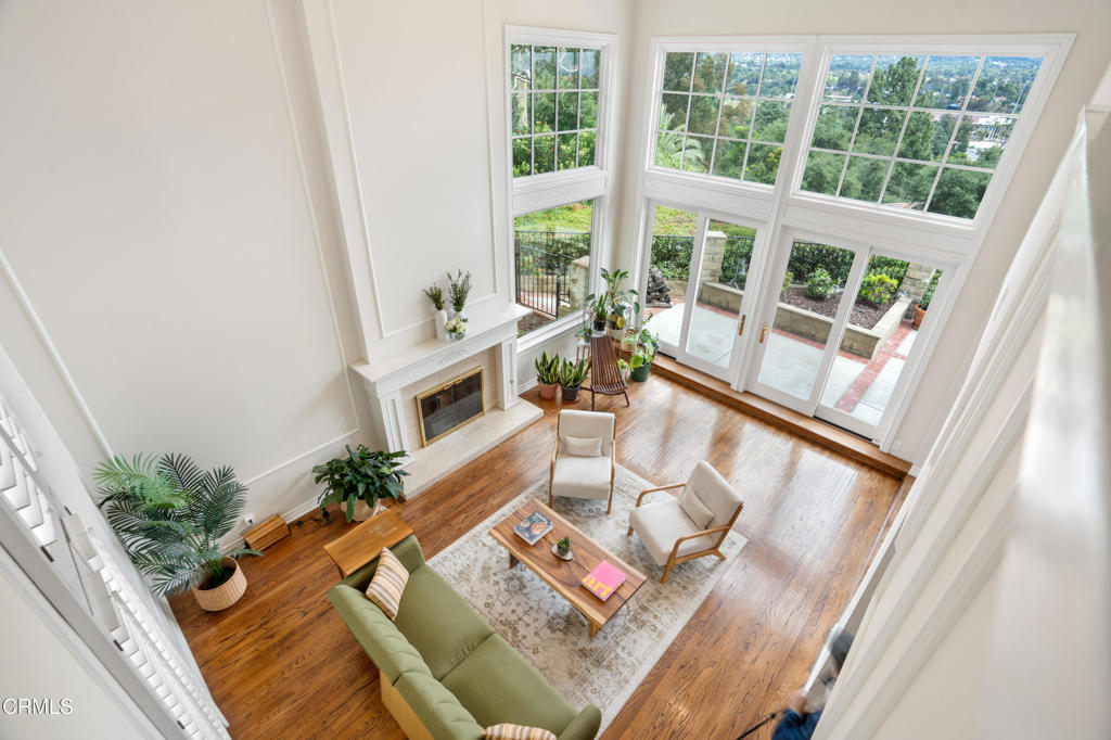 1095 Linda Glen Drive